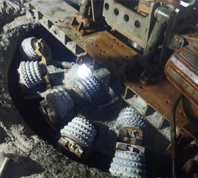 反井鉆機施工直徑，天井鉆機施工深度，金礦斜井天井鉆機施工方案
